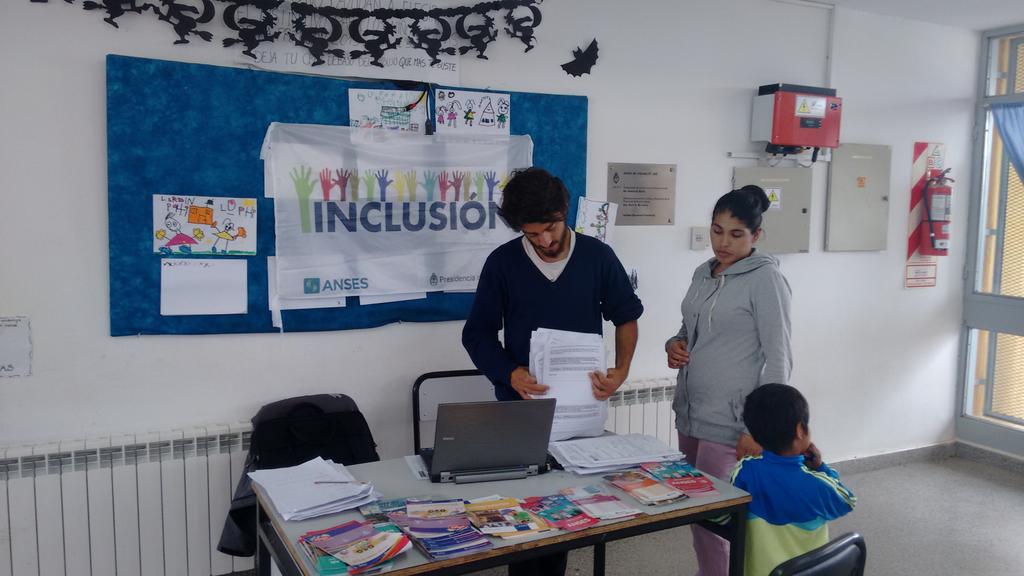 ansesmdppuerto's tweet photo. #AnsesPuerto en el Jardín n° 949 del B° Belisario Roldan. 
Somos #ANSES
@NancyScarcella @Vir_Sivori @diegobossio https://t.co/TSqLCiLoWx