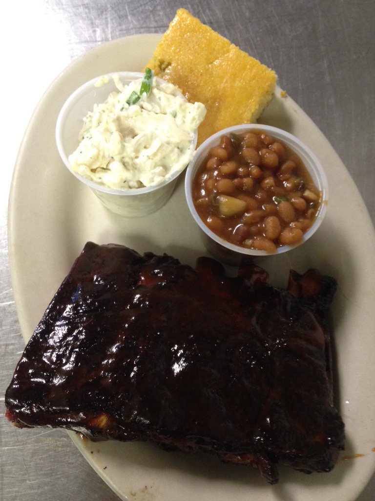 It's time for Wednesday BBQ! Half slab &amp; 2 sides-$9.99 and $1 smoked wings! You can't miss a deal this good! #RIBS