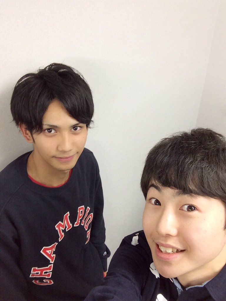 篠原 立 Twitterissa 皆さんお疲れ様です 雨すごいですね 靴もびちゃびちゃだー 室町十次役の仁科祐二 にしな ゆうじ さんと写真撮りました 山吹公演よろしくお願いします ではでは T Co F1kiyqkhet Twitter