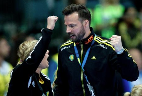 VFSPORTEN's tweet photo. Sävehofs mästartränare hyllar @IFHellton inför kvällens match https://t.co/9apjCyAz22 https://t.co/gFboH2I2g4