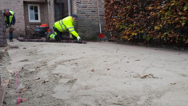 CooperatieWiZ's tweet photo. Roy is vanaf maandag bezig met een uitdagende particuliere klus ergens tussen #Wijhe &amp; #Broekland. @KlinkNijlandGWW https://t.co/Is3RQfdZEc