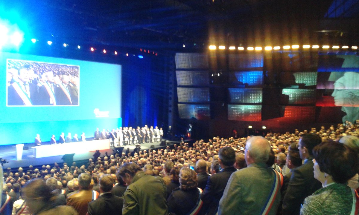l_amf's tweet photo. La #Marseillaise en clôture du rassemblement des maires de France. https://t.co/SJErvdtLJ0