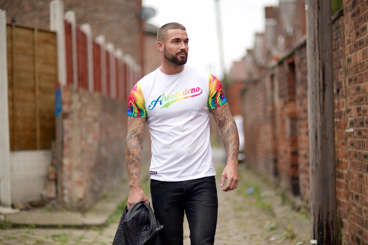 ukarcobaleno's tweet photo. The Amazing Rose Logo Tee // £50 // FREE Worldwide Delivery // https://t.co/Y96a3iQVU6  #style2015 #fashionpost https://t.co/3Vl5XQc2dg