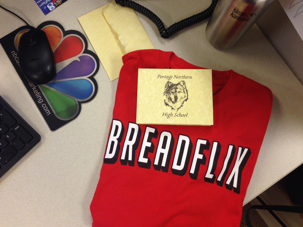 emilylinnert's tweet photo. Thank you @PNSenate for the #BreadLift t-shirt! Support @PortageNorthern students and @MarchofDimes this weekend! https://t.co/S5tbUe9f52