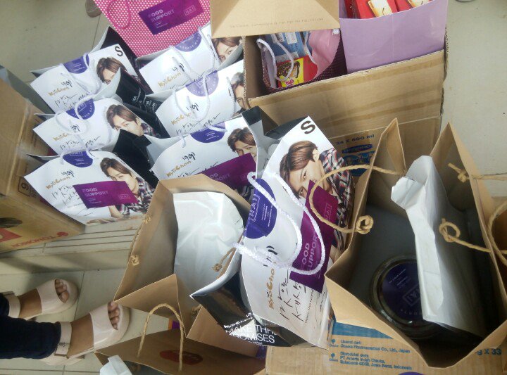 7treasures_'s tweet photo. 151114 Food supports were delivered on saturday https://t.co/MFCJ7HFcRI