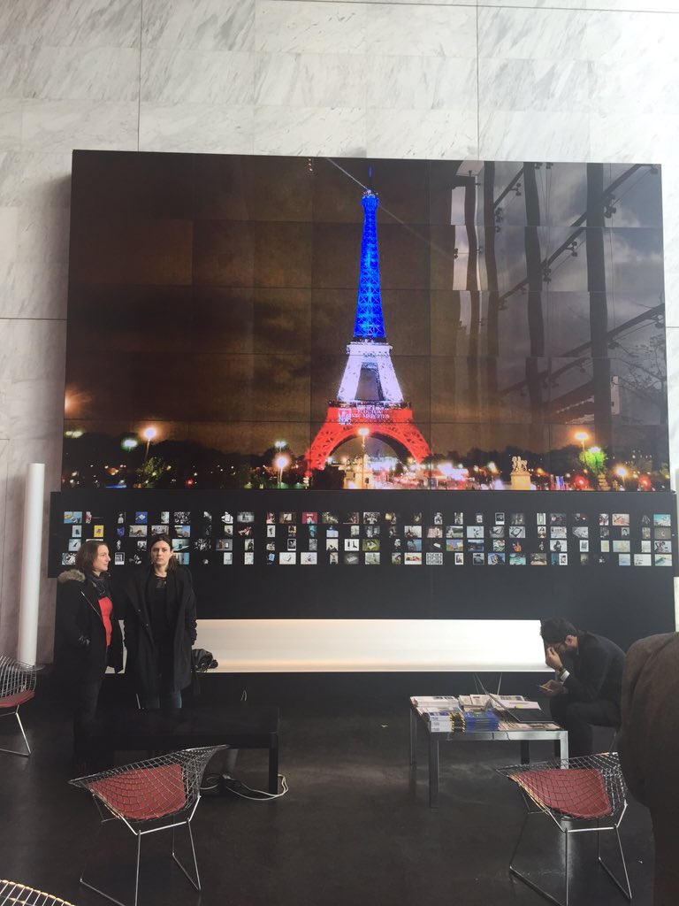 Paul_Framp's tweet photo. Poignant day to be in @HavasGroup HQ in Paris. #solidarité #havastogether https://t.co/2uflOYZGgM