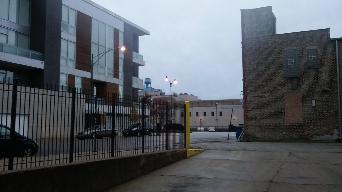 MarkFrancisChi's tweet photo. #westloop #nicewinds #gloomy #peacful #westloop #chicago #captainchi https://t.co/RPLBB8T3M5