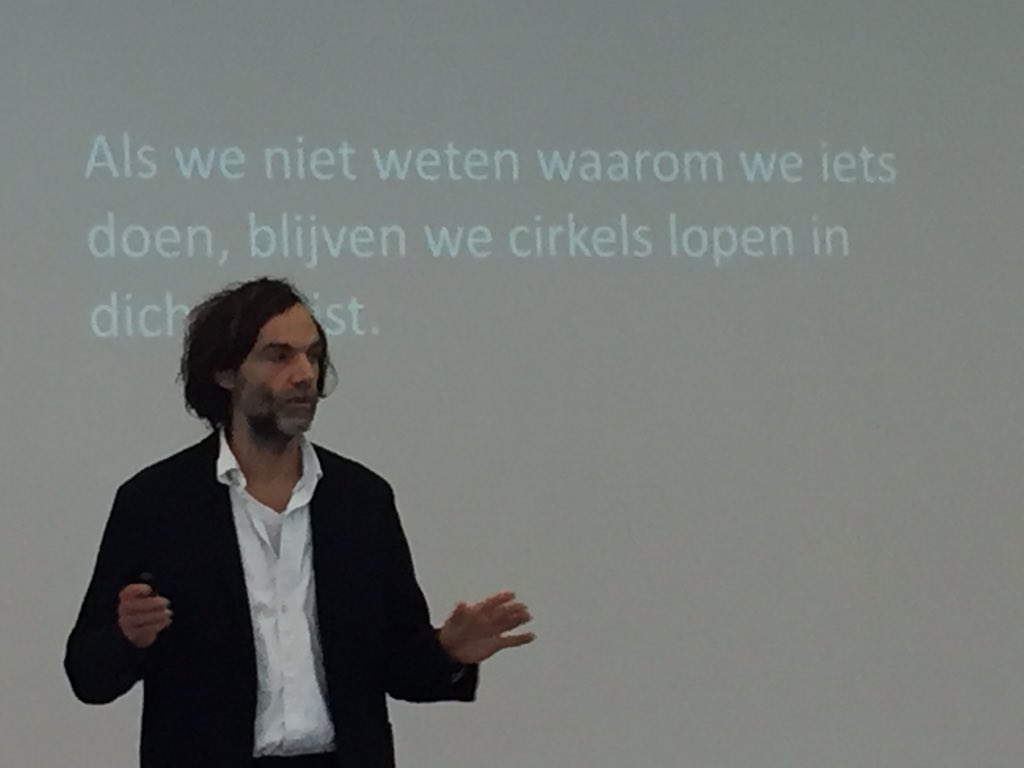 michellejansen8's tweet photo. Andre Platteel op symposium @uniutrecht over @UUCareerService: bouw je carriere op kwetsbaarheid en openheid https://t.co/dRSaA2TEGx