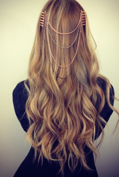 HairStyleGal's tweet photo. Her long hair is so beautiful https://t.co/zkT2Cjs1bS
