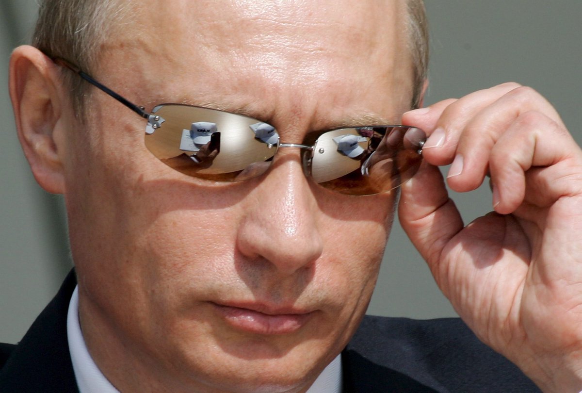 Cinema_Scupe's tweet photo. —Putin, ¿qué hacemos con el terrorismo?
—PUTIN SE OCUPARRÁ.
—¿Vas a mandar tropas?
—NO, PUTIN MANDARRÁ A PUTIN.
https://t.co/UUe5P0vjq9