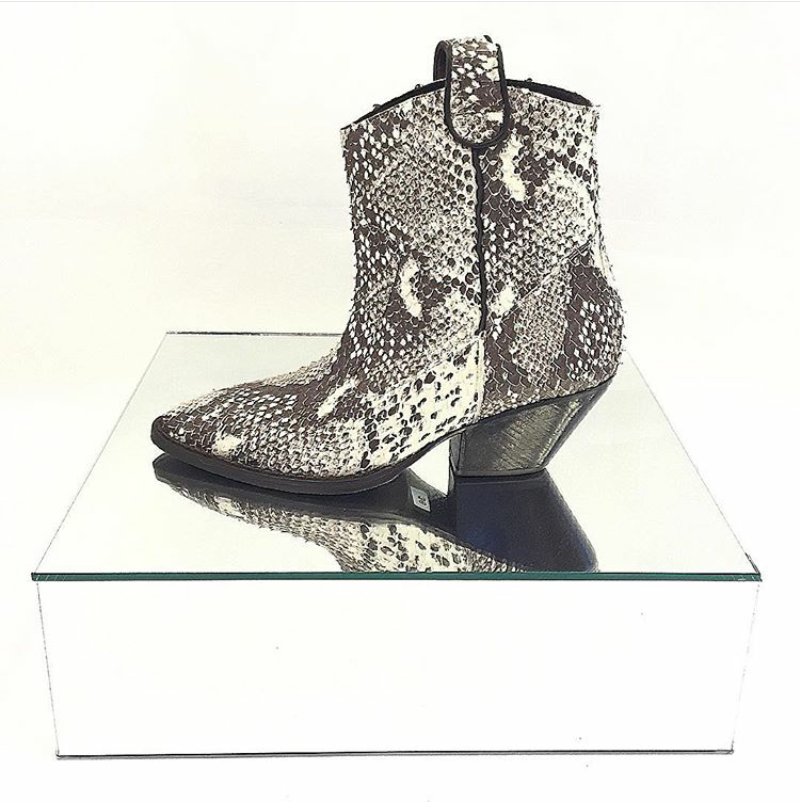 232shoe (@232shoe) on Twitter photo 