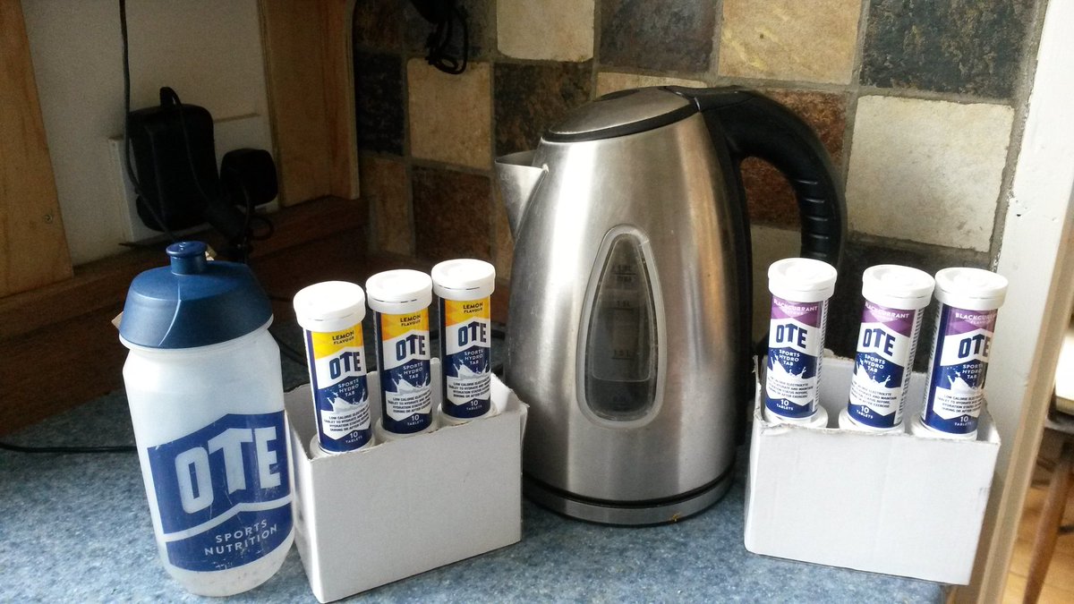 Suzie_Richards's tweet photo. Keeping hydrated with new supply of @OTESportsGB hydro https://t.co/E4vHjNtxgi tip,hot water in bottle #nofreezing https://t.co/wns7bKGlsD
