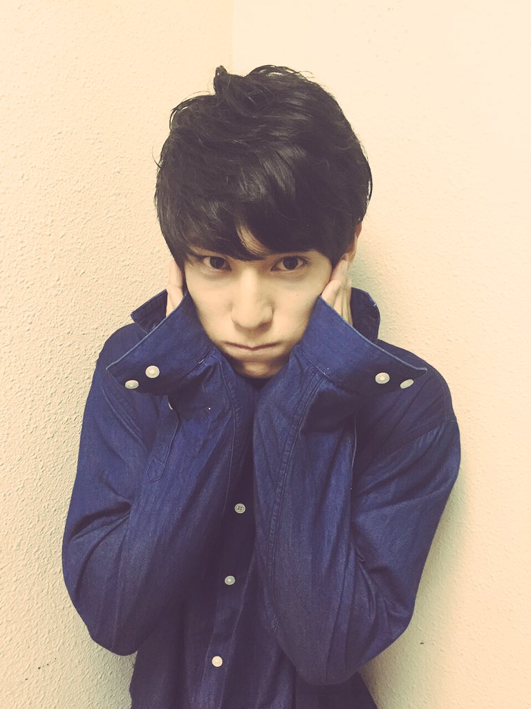 sd_bt's tweet photo. 【今日の超特急】
りんごちゃんポーズだそうです。 https://t.co/Lt3McAzb0K