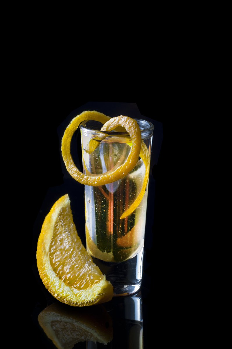 Kealy's Comfortable Orange Shot will warm you up on a cold pre-winter evening. kealysdiamondvodka.com/kealys/mixing-… #diamondvodka