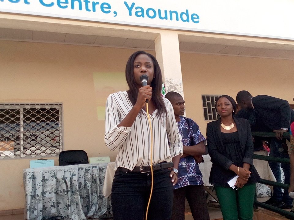 JumiaMarketCM's tweet photo. @CandaceTweeting MD de @KaymuCameroun virement acclamée au #cosup #yaounde. https://t.co/kXKEVaz8bC