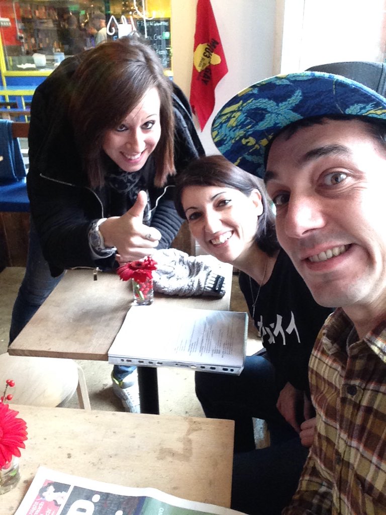 Wizman09's tweet photo. #whatsgoingon #Brixton @LimeBrixton enjoying my coffee with some good friends https://t.co/Oduyc20dCP