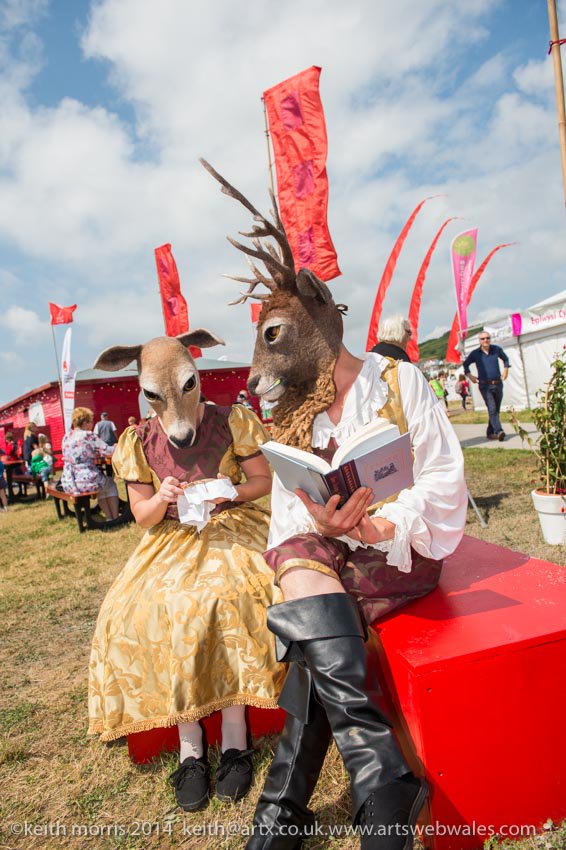 Syniadau am gynhyrchiadau theatr a theatr stryd ar gyfer #pentrefdrama #steddfod2016? Cysylltwch! #CaruTheatr