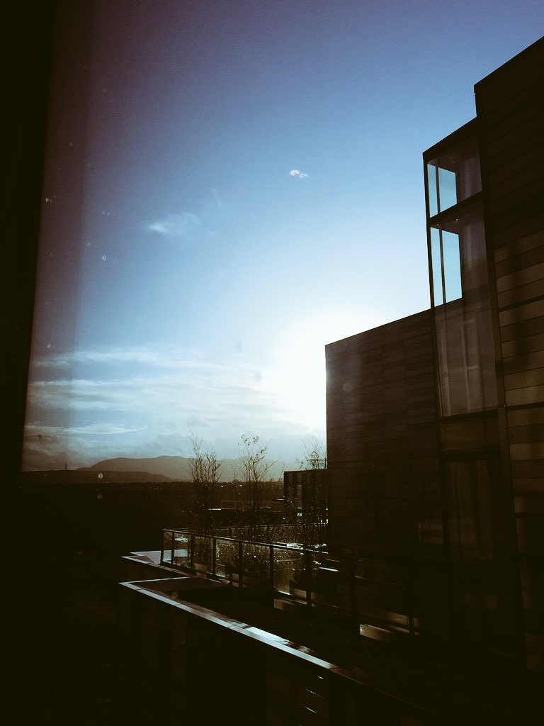 devilishlybrit's tweet image. City life #Edinburgh