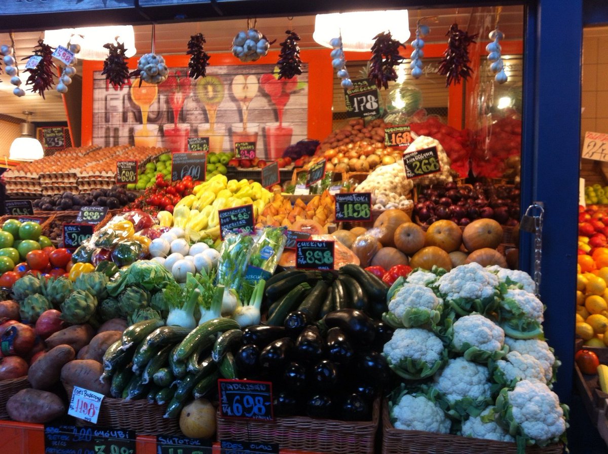 Des de #budapest agafant nota de nous sabors i noves idees. <a href="/lauferstreet/">laufer street food</a> #eat #food #gastronomia #travel