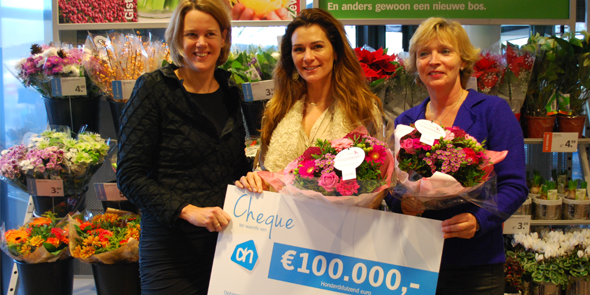 Met jullie steunden we <a href="/pinkribbon_NL/">Pink Ribbon NL</a>. Van ieder verkocht Pink Ribbon boeket ging € 2,50 naar de stichting. Bedankt!