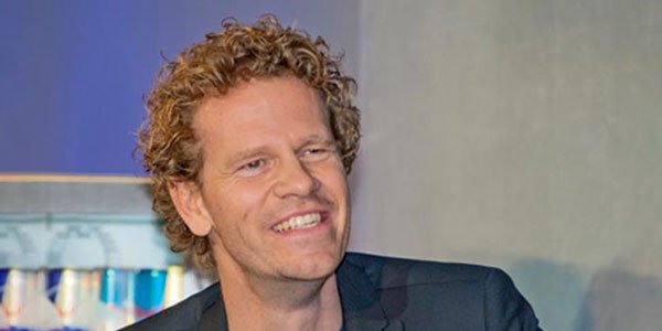 CampaignBrands's tweet image. Former Red Bull marketing boss launches manifesto for change bit.ly/1LlMScs by @huibvanbockel