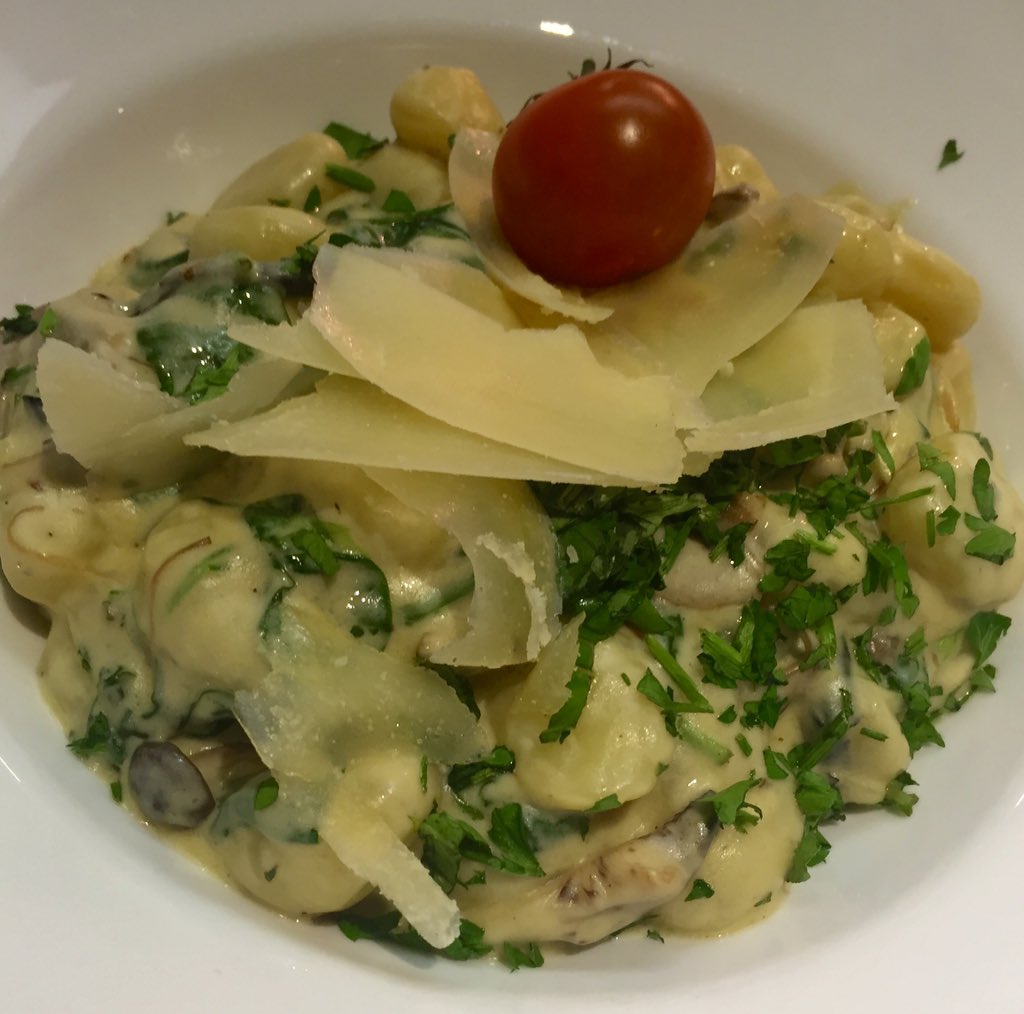 AlfornoItalian's tweet photo. Lovely busy night last night, they've clearly heard about our food! #darlobiz #teeaside https://t.co/l93DlXO0Ru