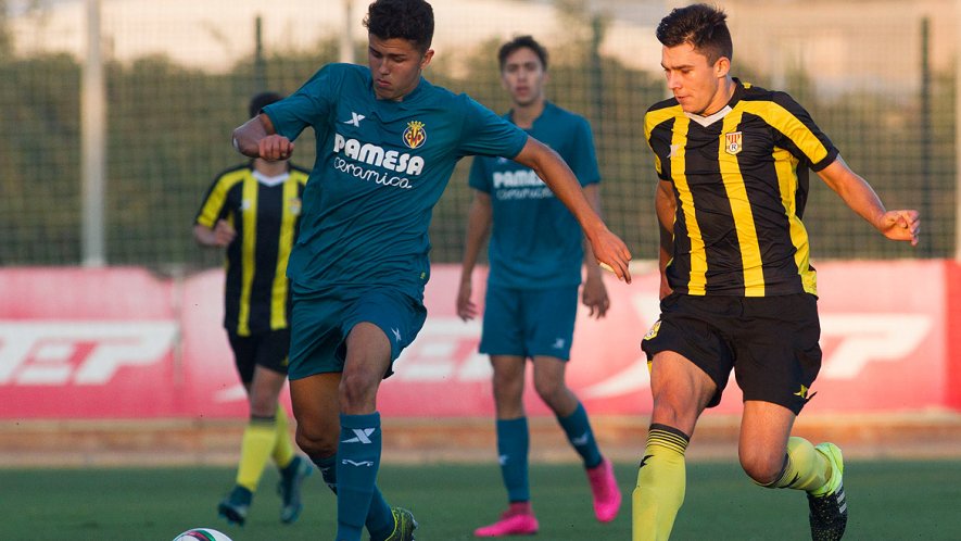 VillarrealCF's tweet photo. #CVFNews | Sergio Lozano, Edu Adell y Joan Salvà, convocados con @SeFutbol Sub-17.
https://t.co/39LMyHF1O0 https://t.co/F6FeZ3ZeID