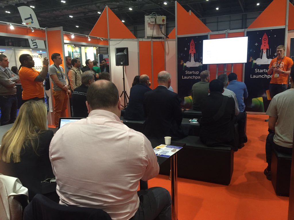 legaledge4smes's tweet image. @legaledgeceo is on the #startuplaunchpad panel listening to Bibshot's pitch! Come down &amp;amp; listen. @apps_world #tech