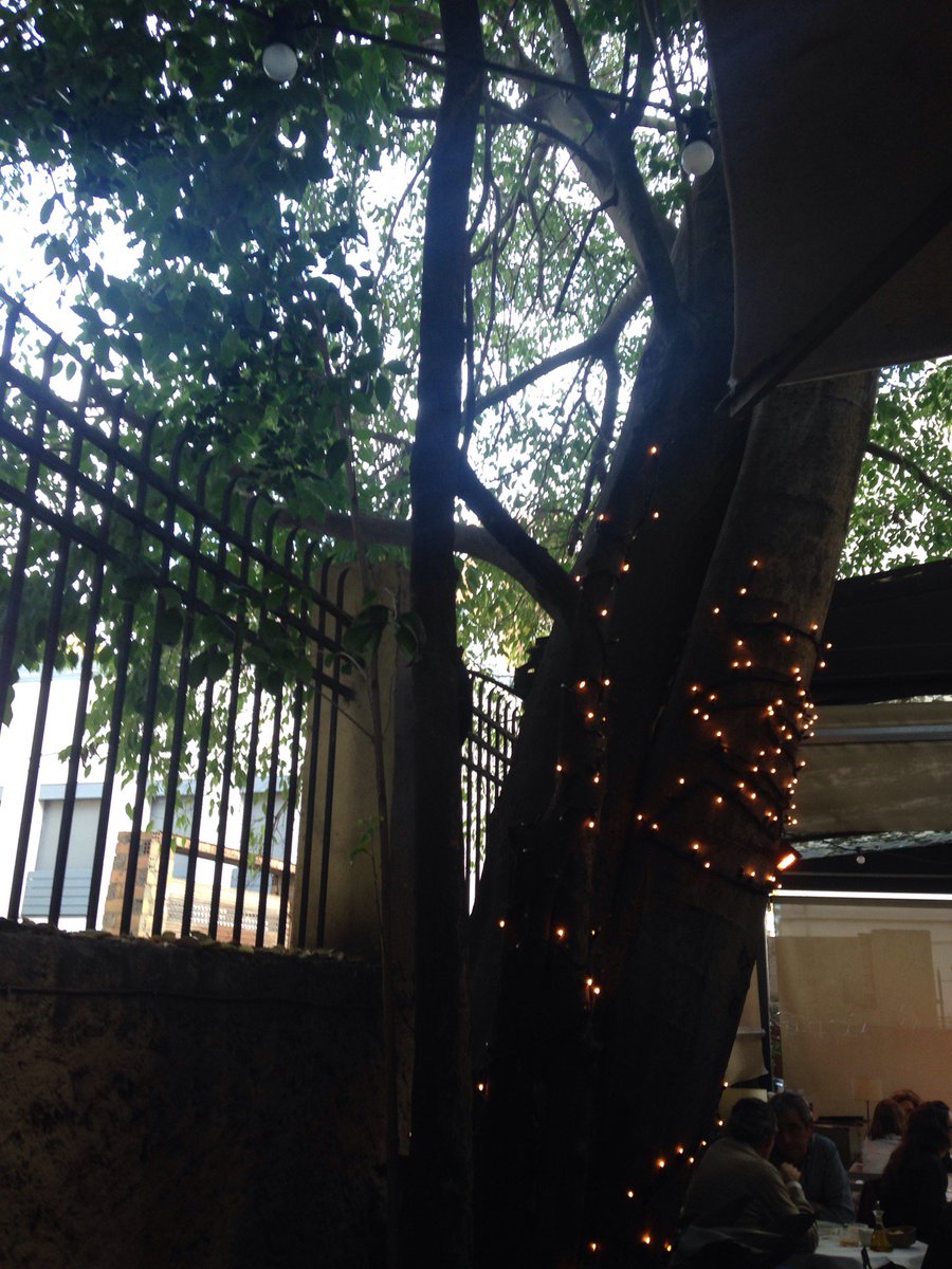 CarlosJosende's tweet image. Nice place! (@ Fragments Cafè in Barcelona, Spain) swarmapp.com/c/dMevEwZpg3B