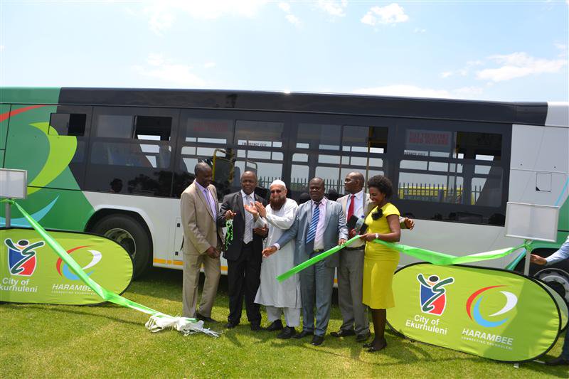 KemptonExpress's tweet photo. @HarambeeBRT will soon be on #Ekurhuleni roads https://t.co/CzryPrQL94 #BRTsystem https://t.co/DgUjBY1t7e