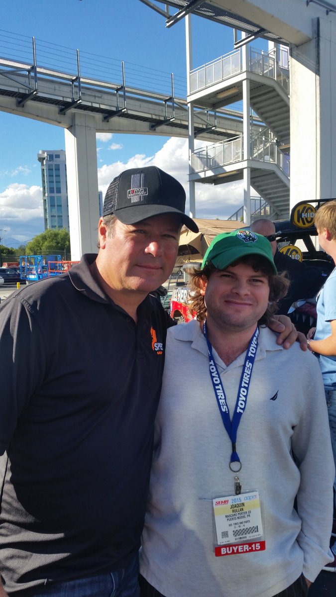 MascaroPorter's tweet photo. #Joaco w/ @ToyoTires champion @RobbyGordon #SEMA2015.

#RobbyGordon campeón de #ToyoTires @SEMASHOW

@SPEED_ENERGY https://t.co/nB2iOSMBli