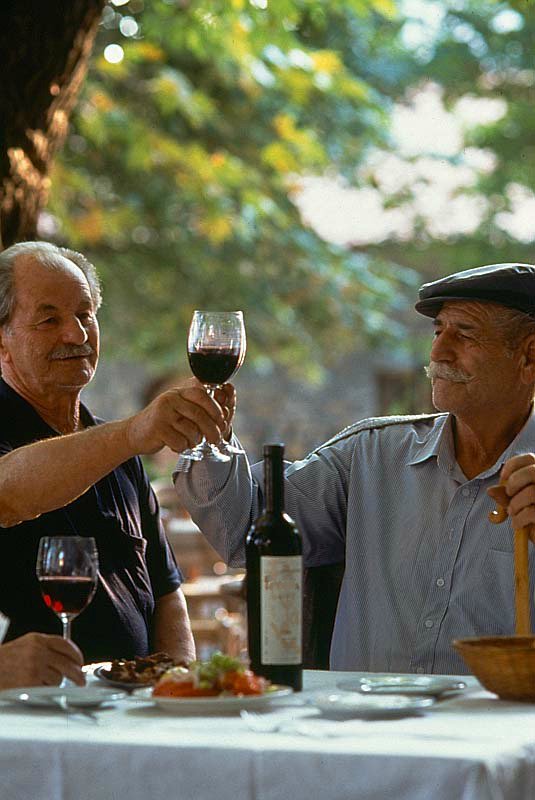 Δελτίο τύπου της ένωσης οινοπαραγωγών ΟΙΝΟΙ ΒΟΡΕΙΟΥ ΕΛΛΑΔΟΣ για την επιβολή ΕΦΚ στο κρασί. winesofnorthgreece.gr/news.php?nid=6…