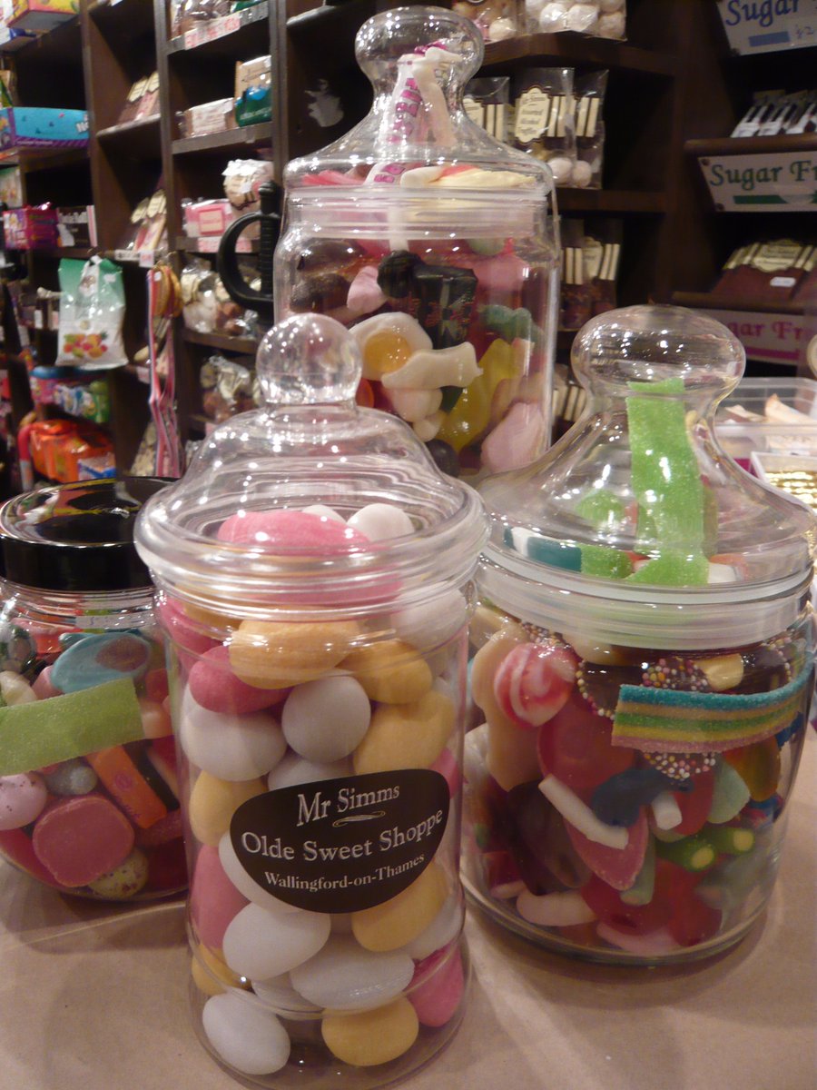 Why not fill a jar with your choice of sweets - its a perfect Christmas present #wallingforduk