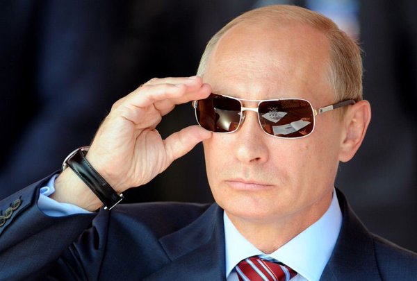 delconurbano's tweet photo. "Perdonar a los yihadistas es cosa de Dios, mandárselos a él es cosa mía". Putin siendo Rambo. Locura. https://t.co/QIHG9RfiFw
