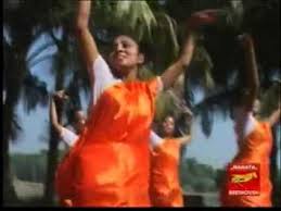 BisargaShopping's tweet image. "#SanskariJamesBond" - Ahaare No More #Pirit Kiss In #BollywoodMovie Youtube.com/watch?v=tyX4s7… @IMABombay #ModelAgency