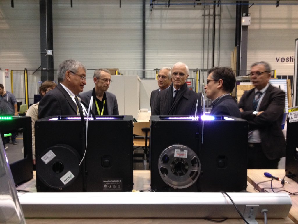 JVMValley's tweet photo. 6 ans après #TechnocampusComposite B Boucault ancien préfet découvre l'écosystème @JVMValley > nouvelles plateformes https://t.co/oJzFgo9ol9