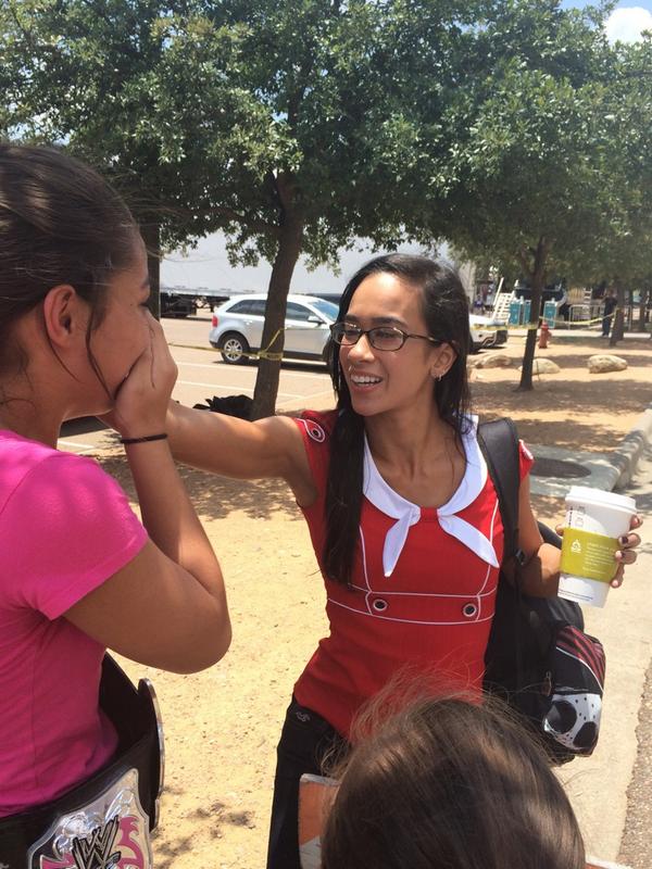 pao3135's tweet photo. AJ lee is one of the sweetest people .
RT,If you agree #TeamAJ #AJBrooks https://t.co/llPiVOeWw7