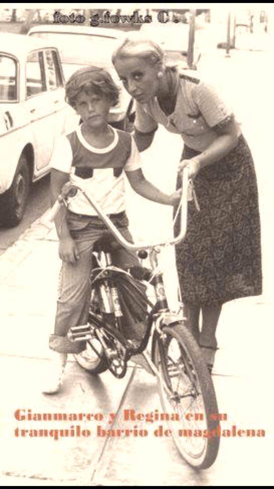 gianmarcomusica's tweet photo. 1976 en mi querido barrio de Magdalena...mi bici, mi parque, mi madre,lo amigos del barrio,..que ganas de regresar. https://t.co/F06jTBUqd5