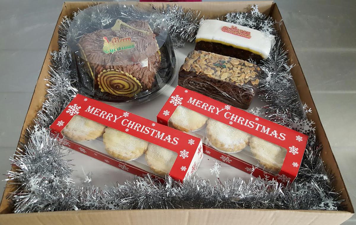 Countrycottageb's tweet photo. Now available to order our Christmas Box - Christmas Slab, Dundee Slab, Yule Log, 12 Mince Pies. All for just £20 https://t.co/g0HdzWlA2w
