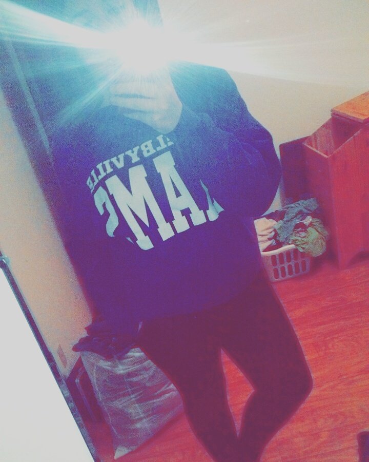 KaylaRentfro's tweet photo. #mirrorselfie https://t.co/dZVTIzFOSY