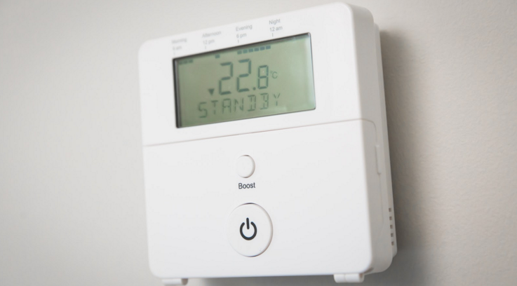 LightwaveRF's tweet photo. Heading out this evening? Don't heat an empty house, switch off your heating from your phone! #remoteheating https://t.co/dxfUPe8So1