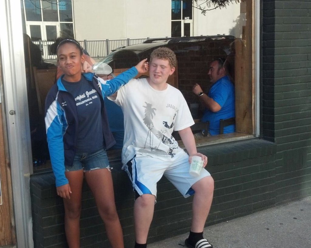 kayparso's tweet photo. h18bd to the cousin who I fight with like a brother but he's still one of my best friends !! 🍻🎉👊🏾 #shitthatisfresh https://t.co/CnyM6KBVdK