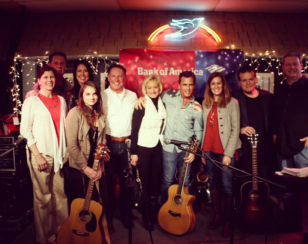.<a href="/BankofAmerica/">Bank of America</a> staff with <a href="/audreyspillman/">Audrey Spillman</a> <a href="/reevesforreal/">Scott Reeves</a> <a href="/bobbytomberlin/">Bobby Tomberlin</a> <a href="/marknarmore/">Mark Narmore</a> ! #NSAIPerformanceSeries