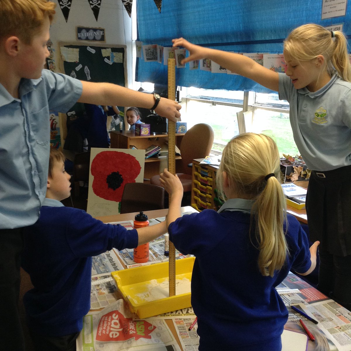 UptonHeathCE's tweet photo. Year 5 enjoyed their science experiment into the size of moon craters - #messysciencefun! https://t.co/1OThkELXGo