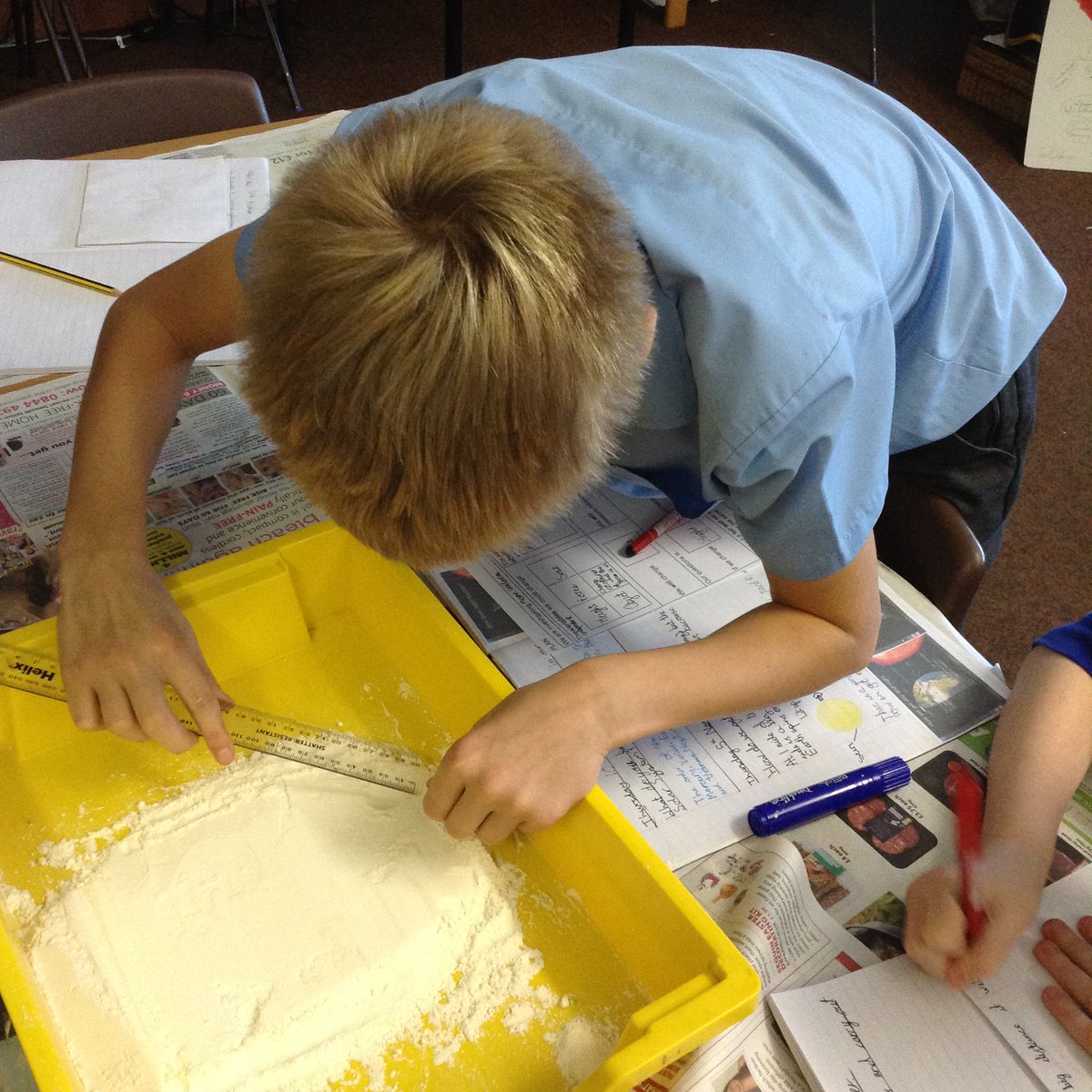 UptonHeathCE's tweet photo. Year 5 enjoyed their science experiment into the size of moon craters - #messysciencefun! https://t.co/1OThkELXGo
