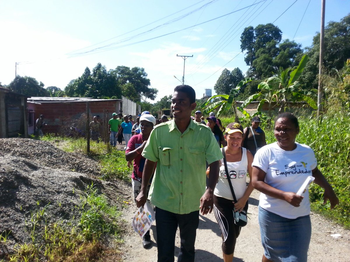 RamonMart1nez's tweet photo. #18Nov Recorrido por #ElPilar #Tapipa. En la AN legislaremos para promover la producción en nuestro Barlovento https://t.co/yOBwVFkx2I