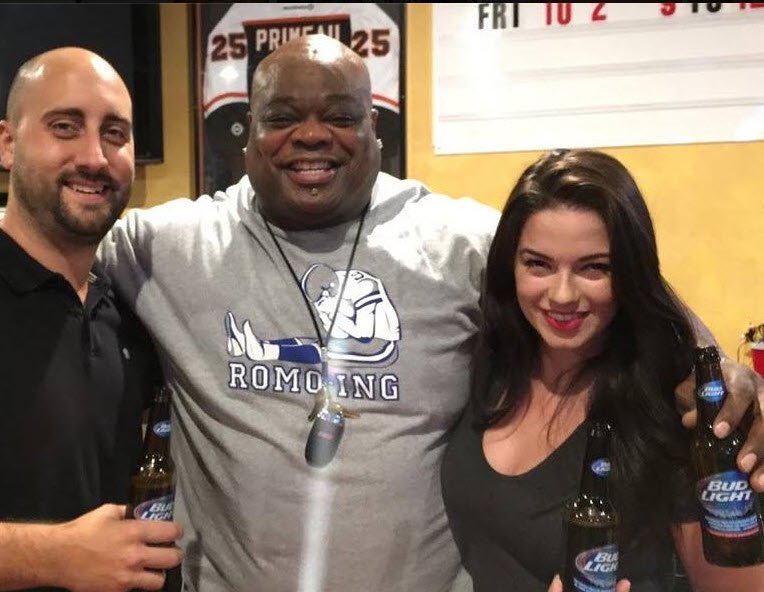 GretzBeerCo's tweet image. TONIGHT at
@BlackJaxAmity
@SportsRadioWIP @MarcFarzetta @NatalieEgenolf 
#Eagles alumni 
@budlight #UpForWhatever