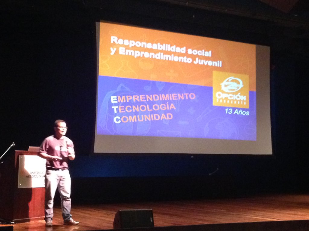 CaracasSW's tweet photo. .@Felixxi, mentor del #CaracasSWEdu habla sobre #OpcionEmprender en #VzlaEmprende https://t.co/VdA3GRoKnc