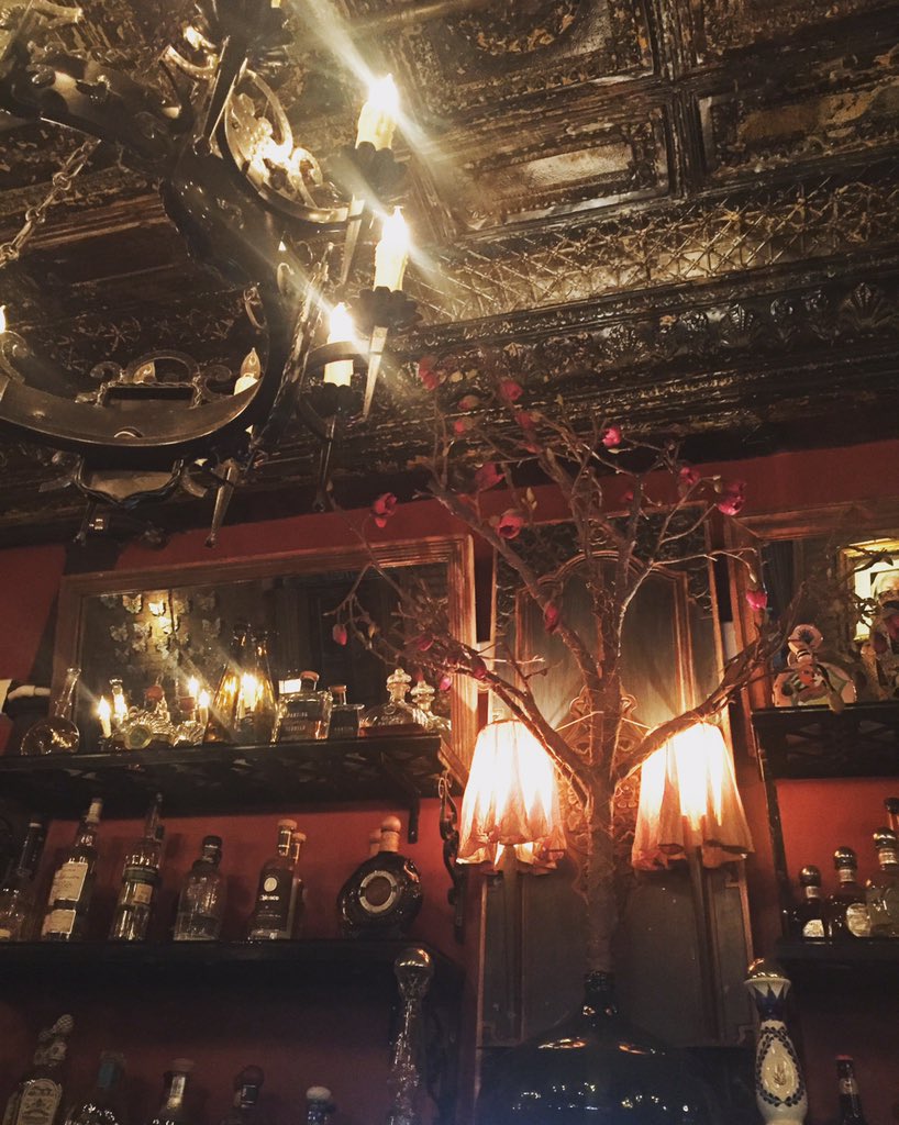 caricolada1's tweet photo. @ChavelasNYC is so yummy and SO beautiful! Do it, Drink Mezcal ❤️ #FoodOnFranklin #brooklyn #nyc https://t.co/m4YWmCGsqL