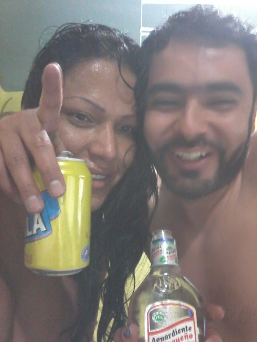 manyfoxxxtriple's tweet photo. Una noche de copas una noche loca https://t.co/8QsuUXN1CC